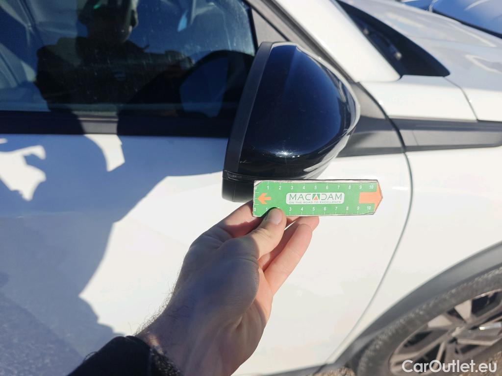  Peugeot  2008 PEUGEOT  / 2019 / 5P / todoterreno Allure BlueHDI 81kW (110CV) #51