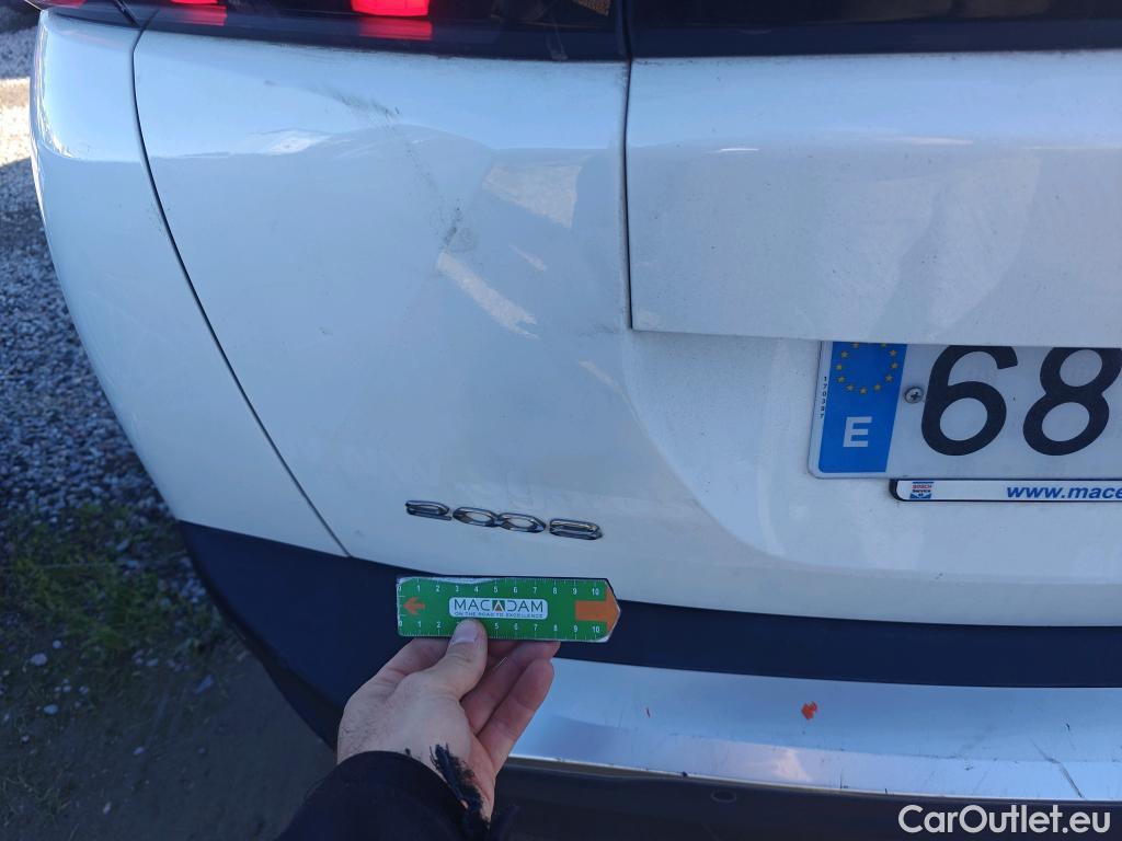  Peugeot  2008 PEUGEOT  / 2019 / 5P / todoterreno Allure BlueHDI 81kW (110CV) #4