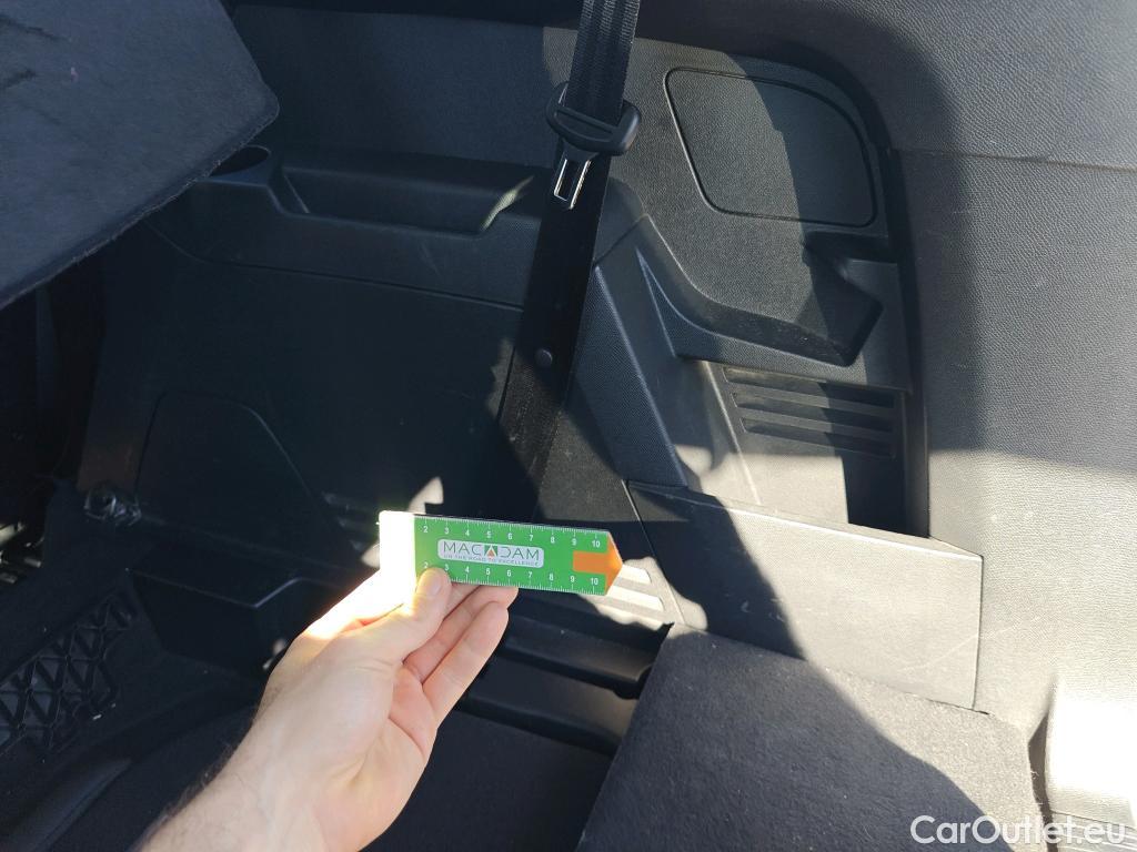  Peugeot  5008 PEUGEOT  / 2020 / 5P / todoterreno 1.2 PureTech 96KW S&S Active Pack EAT8 #34