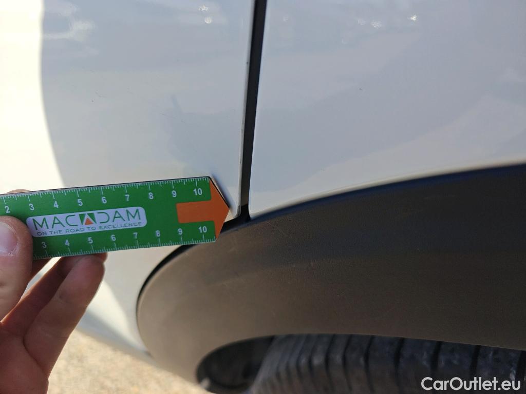  Peugeot  5008 PEUGEOT  / 2020 / 5P / todoterreno 1.2 PureTech 96KW S&S Active Pack EAT8 #64