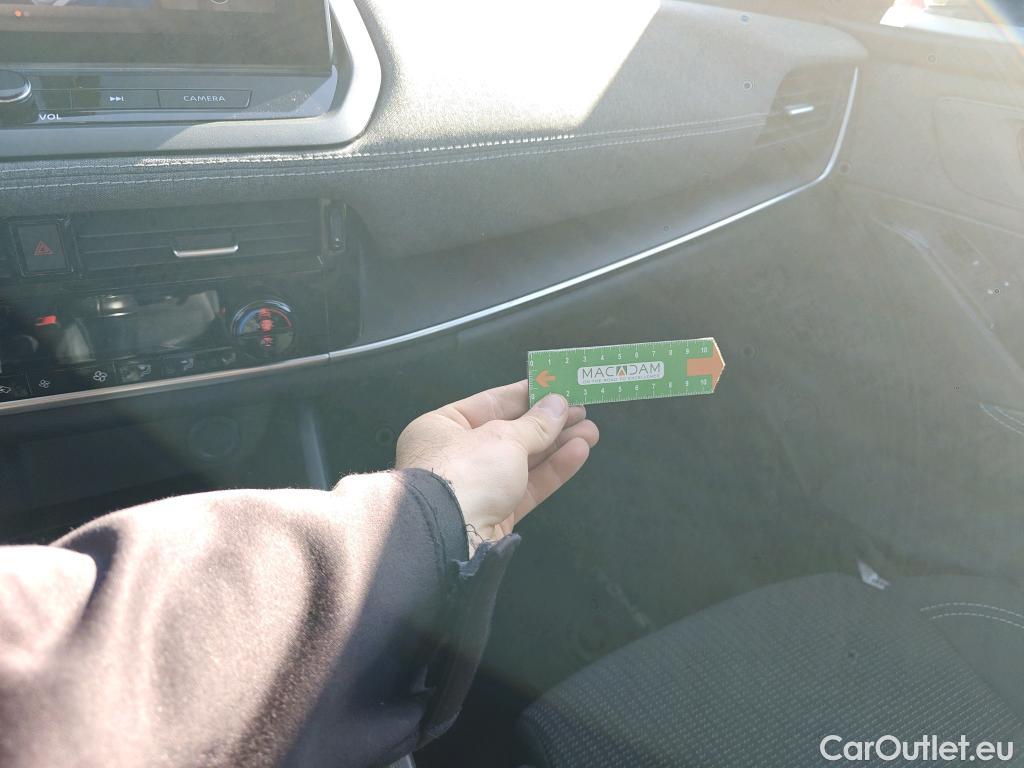  Land Rover  Discovery NISSAN QASHQAI / 2024 / 5P / todoterreno DIG-T 103kW (140CV) mHEV 4x2 Acenta #7