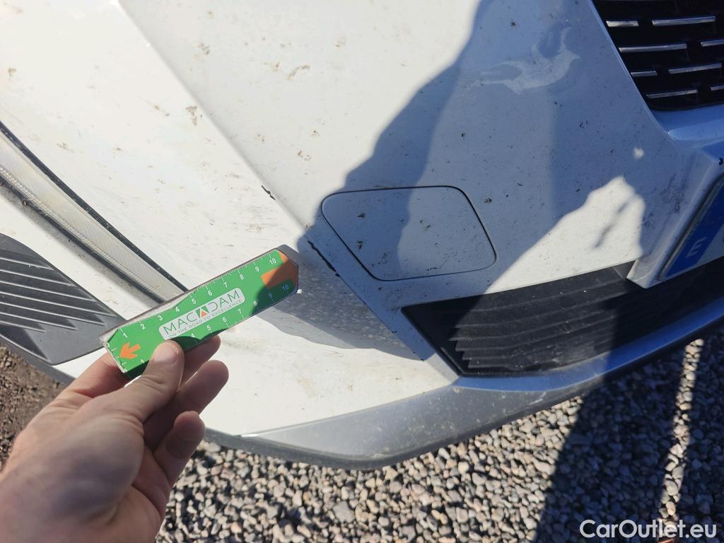  Peugeot  2008 PEUGEOT  / 2019 / 5P / todoterreno Allure BlueHDI 81kW (110CV) #28