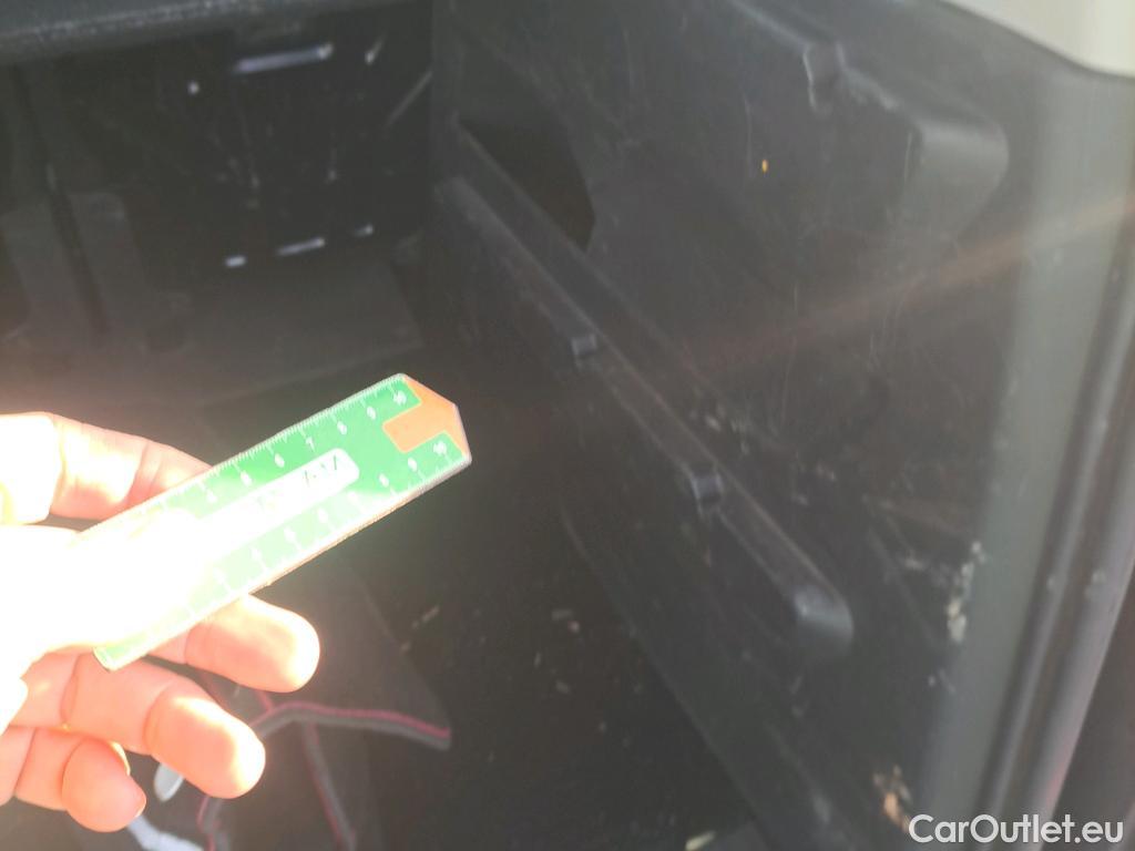  Citroen  Berlingo CITROEN  / 2018 / 5P / monovolumen compacto Talla M BlueHDi 100 S&S FEEL #19