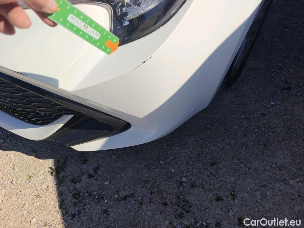  Toyota  Corolla TOYOTA  / 2019 / 5P / familiar 1.8 125H ACTIVE TECH E-CVT TOU SPORT #19