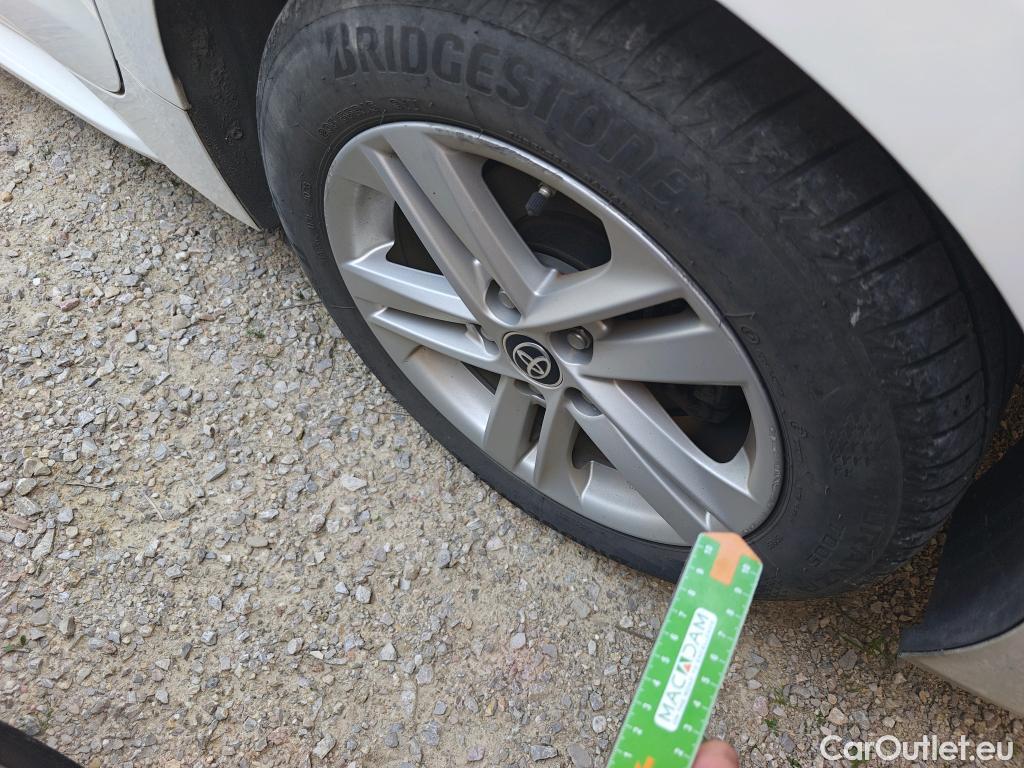  Toyota  Corolla TOYOTA  / 2019 / 5P / familiar 1.8 125H ACTIVE TECH E-CVT TOU SPORT #8