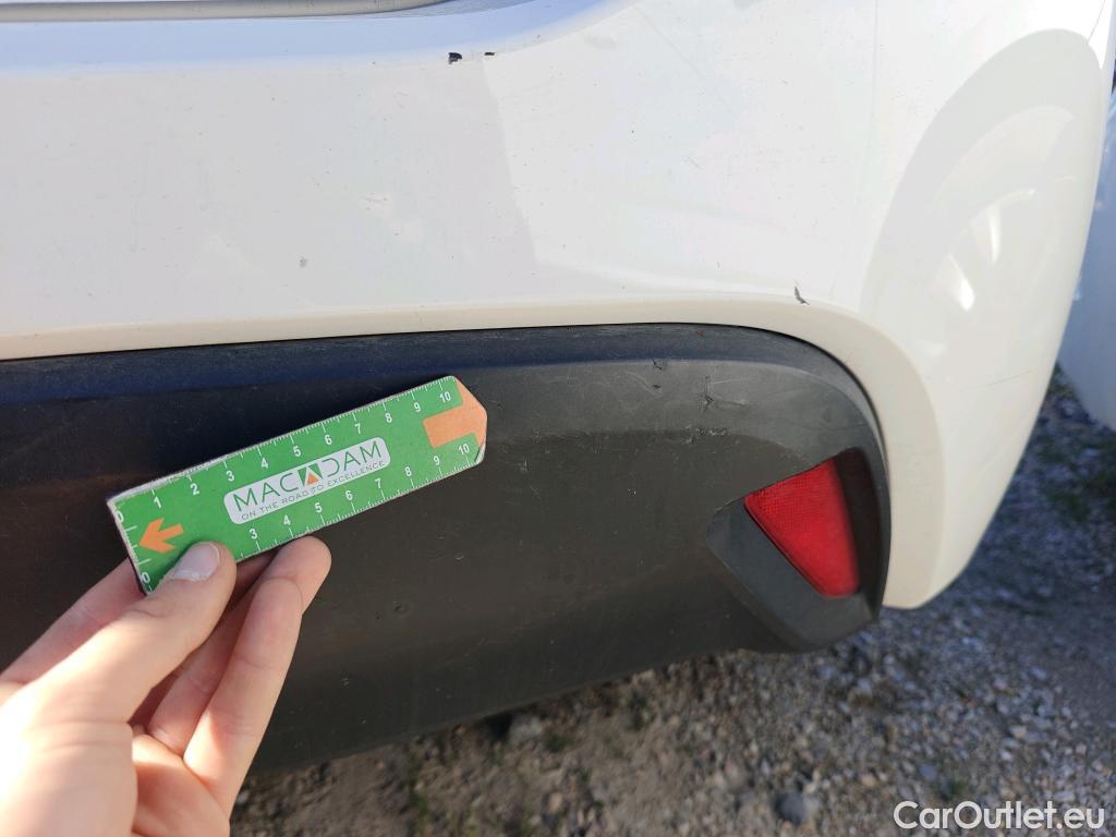  Toyota  Yaris TOYOTA  / 2020 / 5P / berlina con portón 1.5 120H Active Tech #12