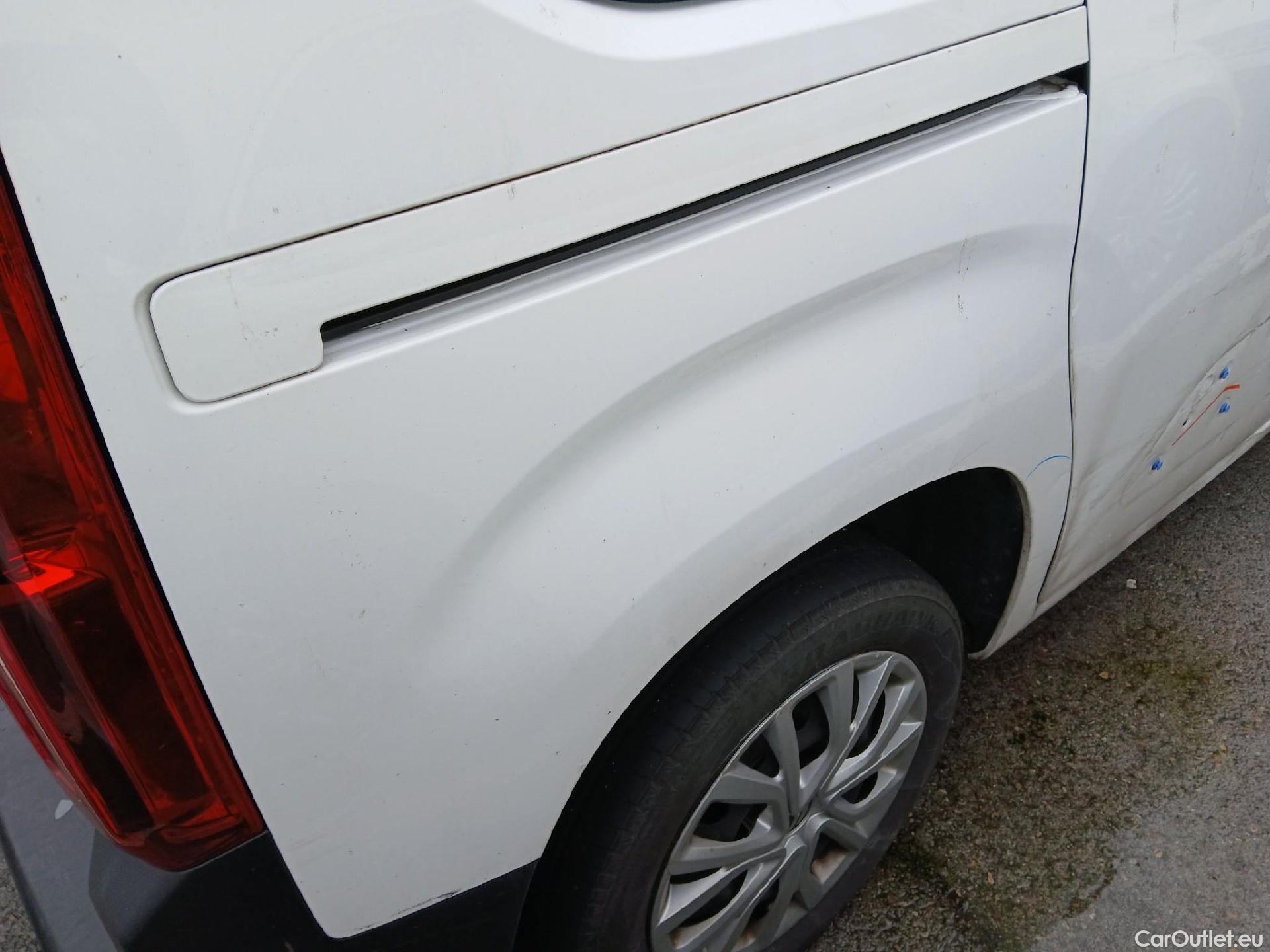  Citroen  Berlingo CITROEN  / 2018 / 5P / monovolumen compacto Talla M BlueHDi 100 S&S FEEL #26