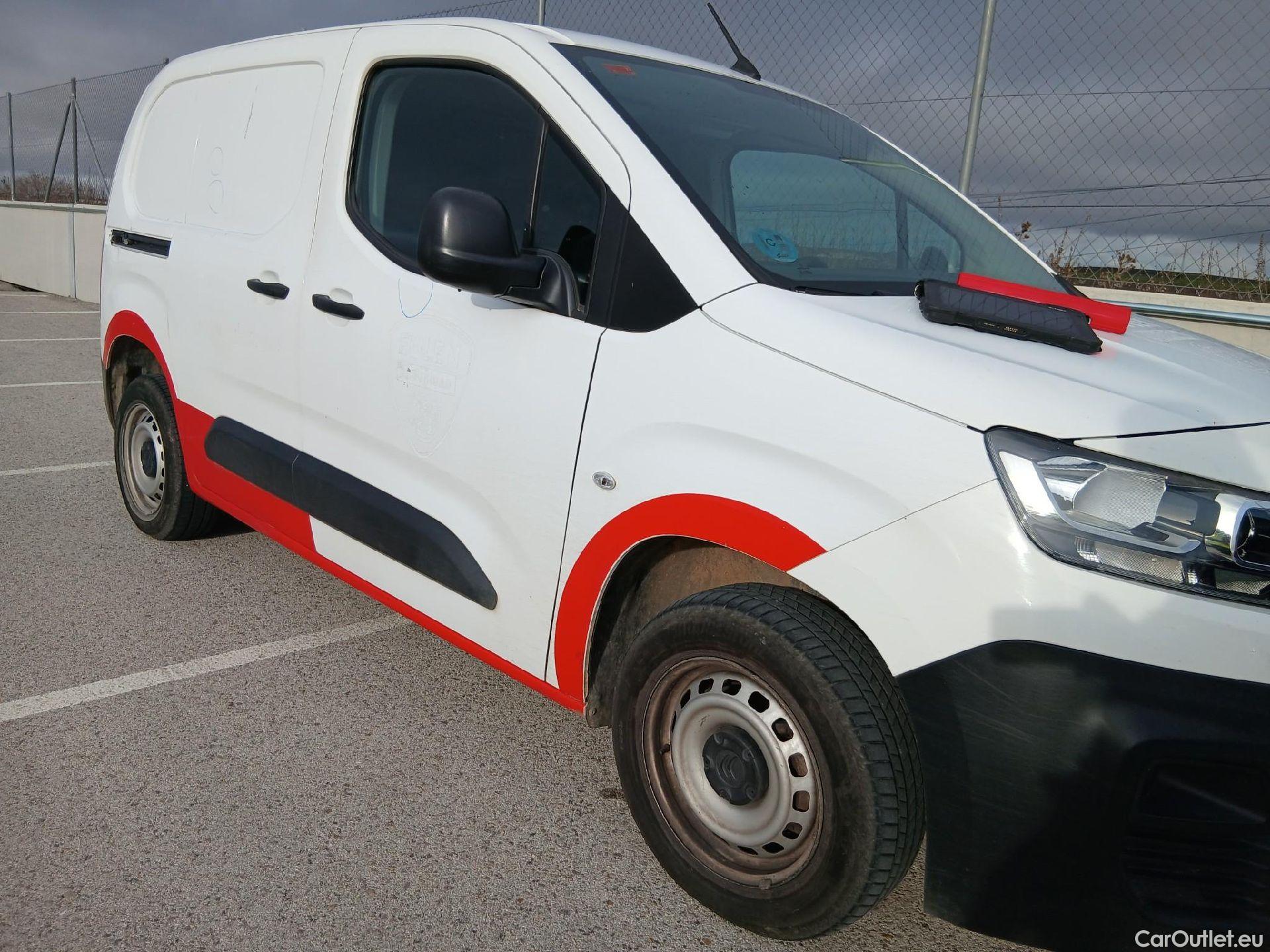  Citroen  Berlingo CITROEN  / 2018 / 3P / furgón derivado de turismo Talla M BlueHDi 100 CONTROL #4