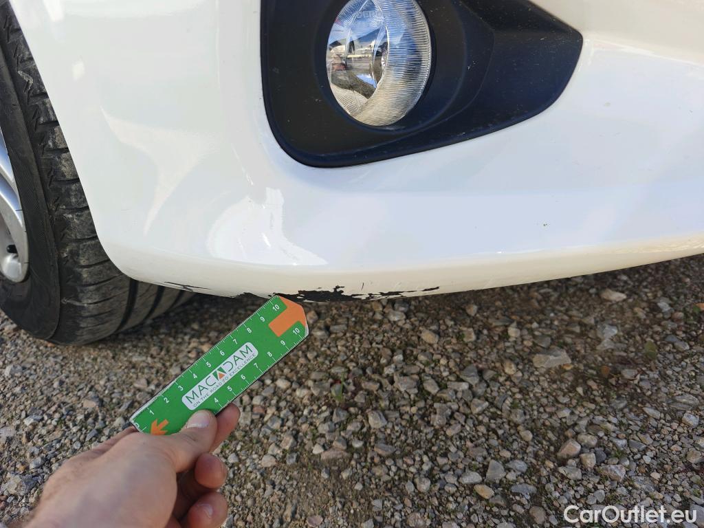  Toyota  Yaris TOYOTA  / 2020 / 5P / berlina con portón 1.5 120H Active Tech #57