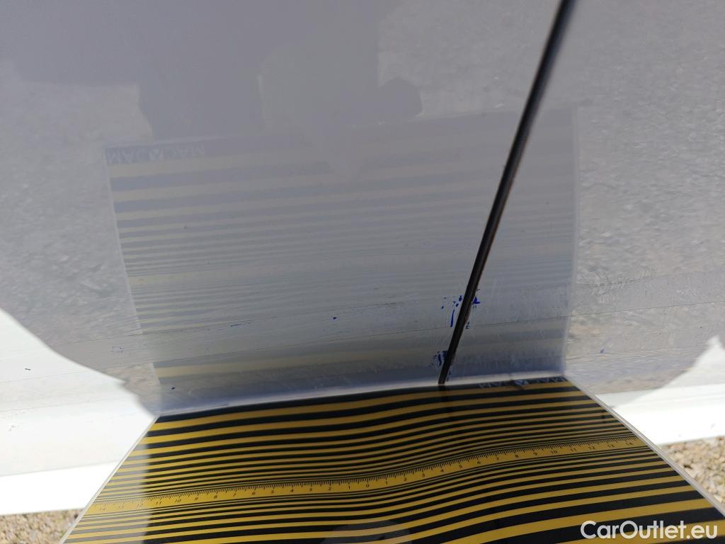  Toyota  Yaris TOYOTA  / 2020 / 5P / berlina con portón 1.5 120H Active Tech #18