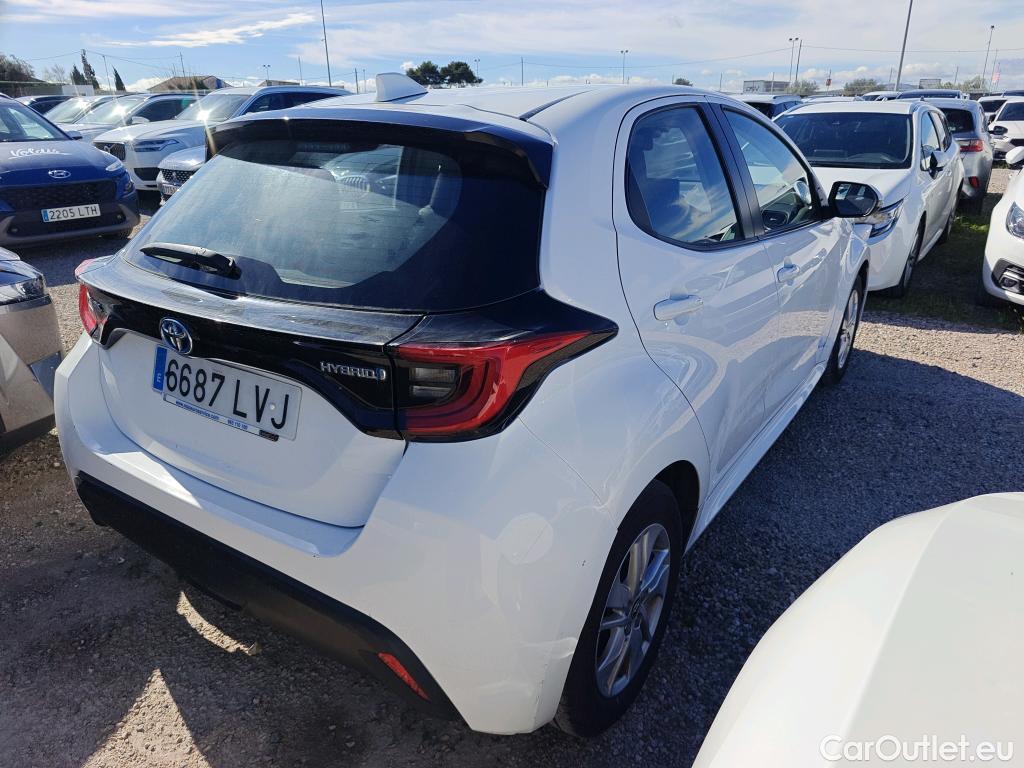  Toyota  Yaris TOYOTA  / 2020 / 5P / berlina con portón 1.5 120H Active Tech #49