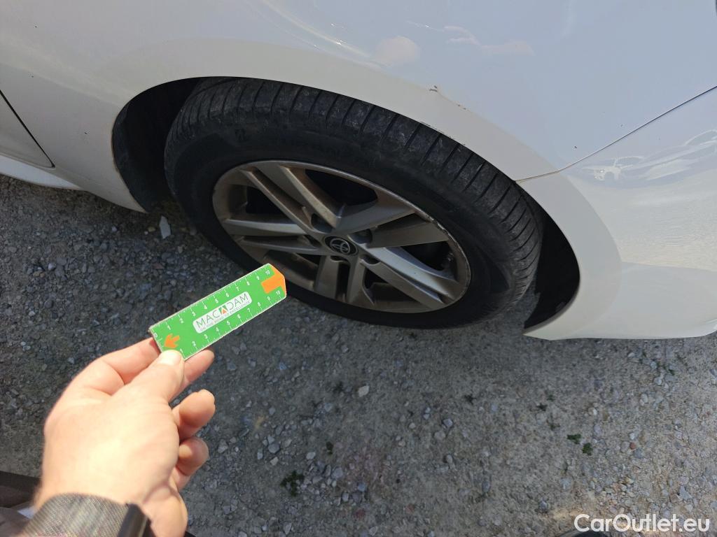  Toyota  Corolla TOYOTA  / 2019 / 5P / familiar 1.8 125H ACTIVE TECH E-CVT TOU SPORT #12