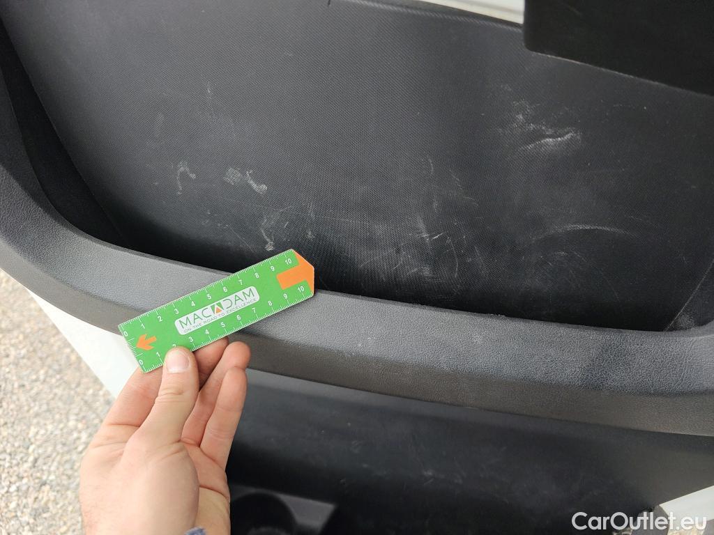  Citroen  Jumper CITROEN  / 2014 / 4P / furgón BlueHDi 88KW (120CV) Furgón 35L3H2 #101