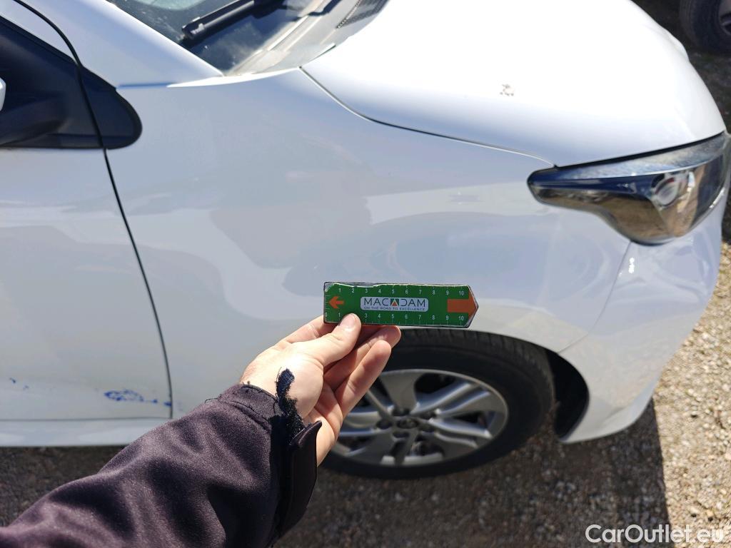  Toyota  Yaris TOYOTA  / 2020 / 5P / berlina con portón 1.5 120H Active Tech #43