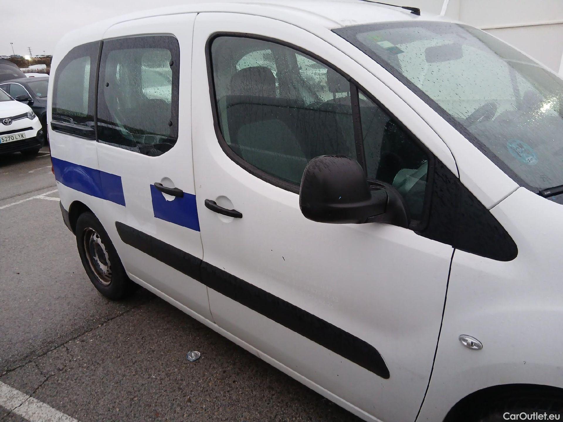  Citroen  Berlingo CITROEN  / 2015 / 4P / combi Multispace LIVE Edit.BlueHDi 74KW (100CV (AC) #30