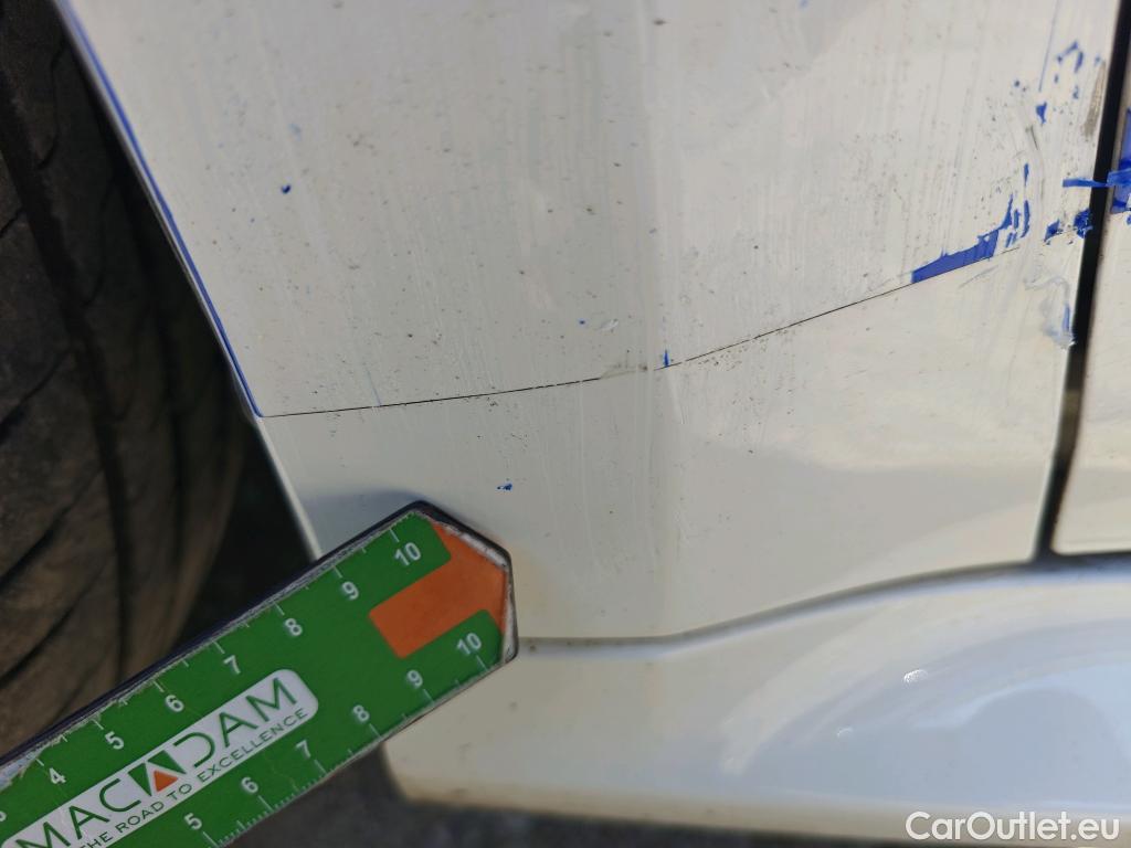  Toyota  Yaris TOYOTA  / 2020 / 5P / berlina con portón 1.5 120H Active Tech #41