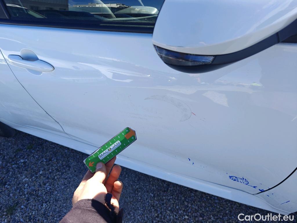  Toyota  Yaris TOYOTA  / 2020 / 5P / berlina con portón 1.5 120H Active Tech #14