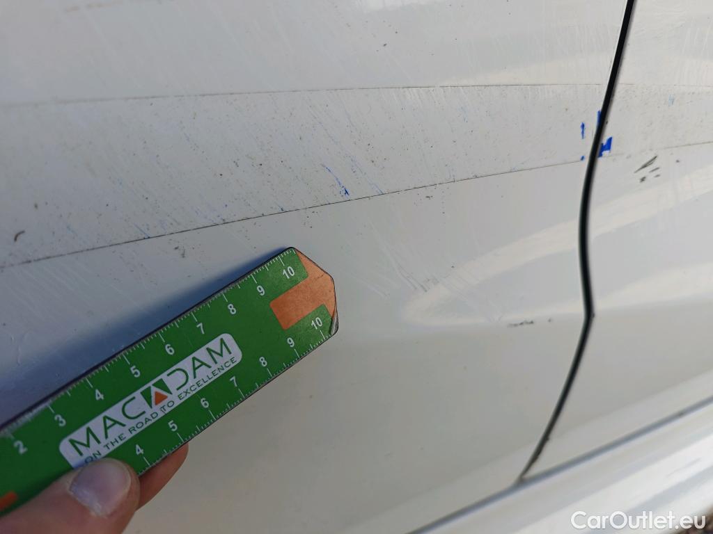  Toyota  Yaris TOYOTA  / 2020 / 5P / berlina con portón 1.5 120H Active Tech #34