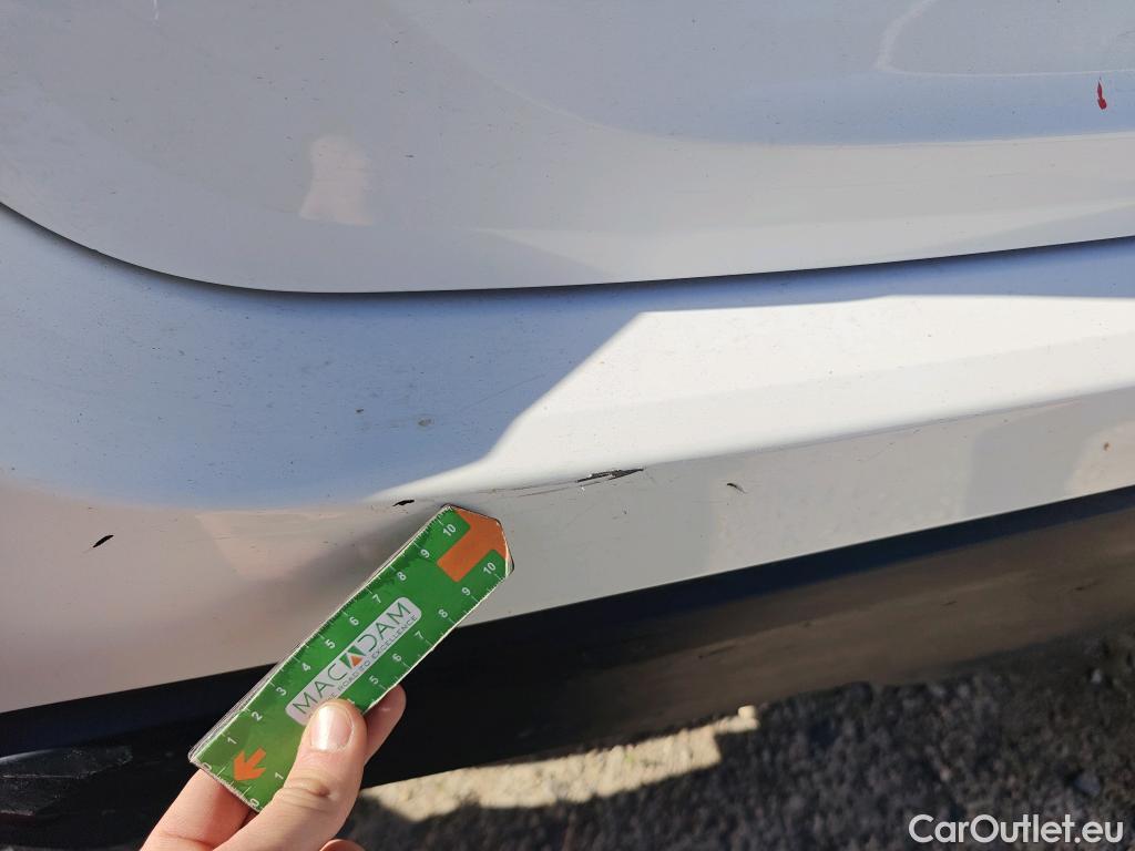  Toyota  Yaris TOYOTA  / 2020 / 5P / berlina con portón 1.5 120H Active Tech #53