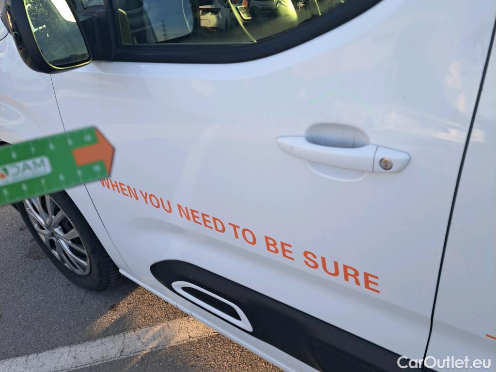  Citroen  Berlingo CITROEN  / 2018 / 5P / monovolumen compacto Talla M BlueHDi 100 S&S FEEL #23