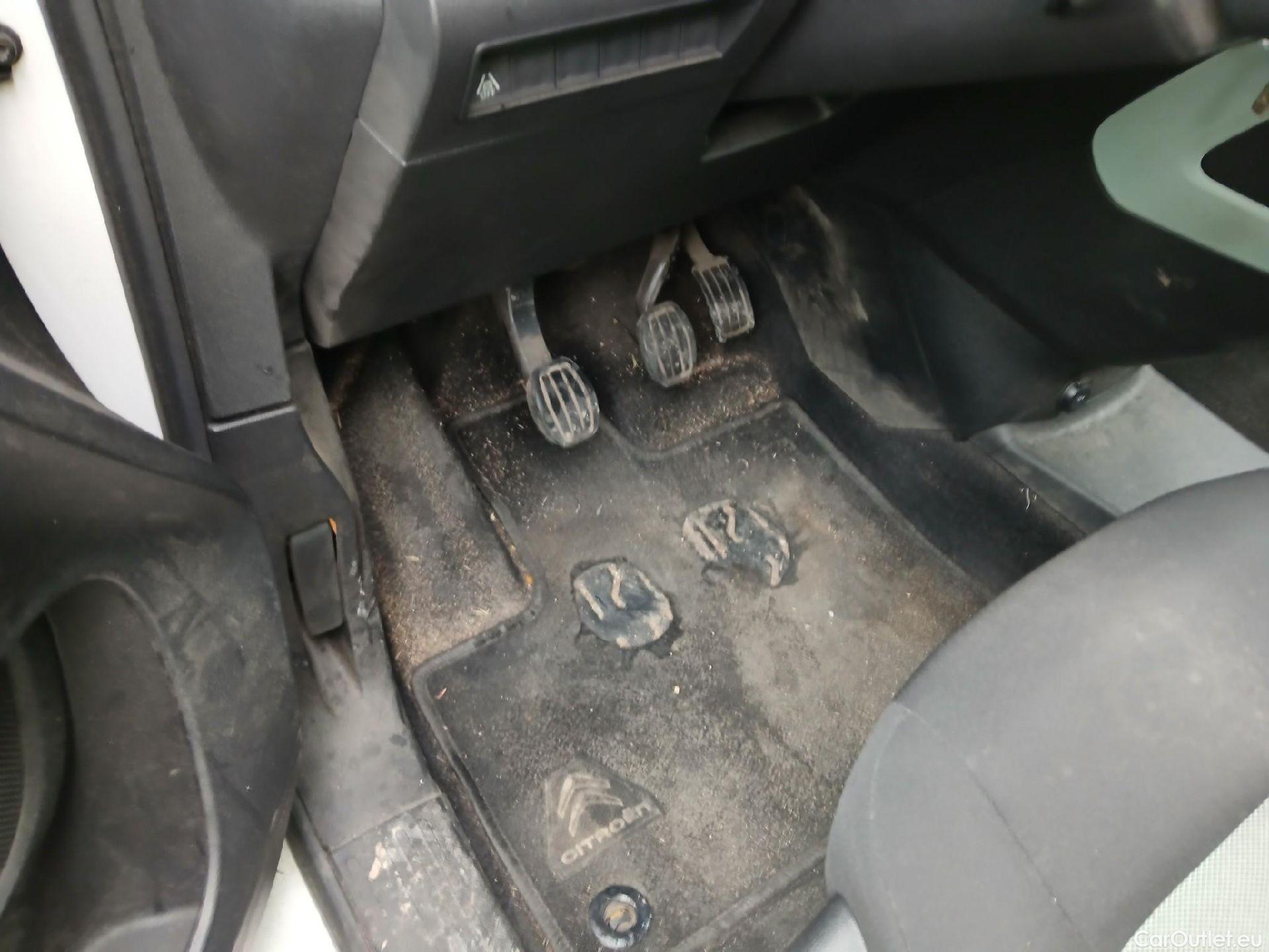  Citroen  Berlingo CITROEN  / 2018 / 5P / monovolumen compacto Talla M BlueHDi 100 S&S FEEL #4