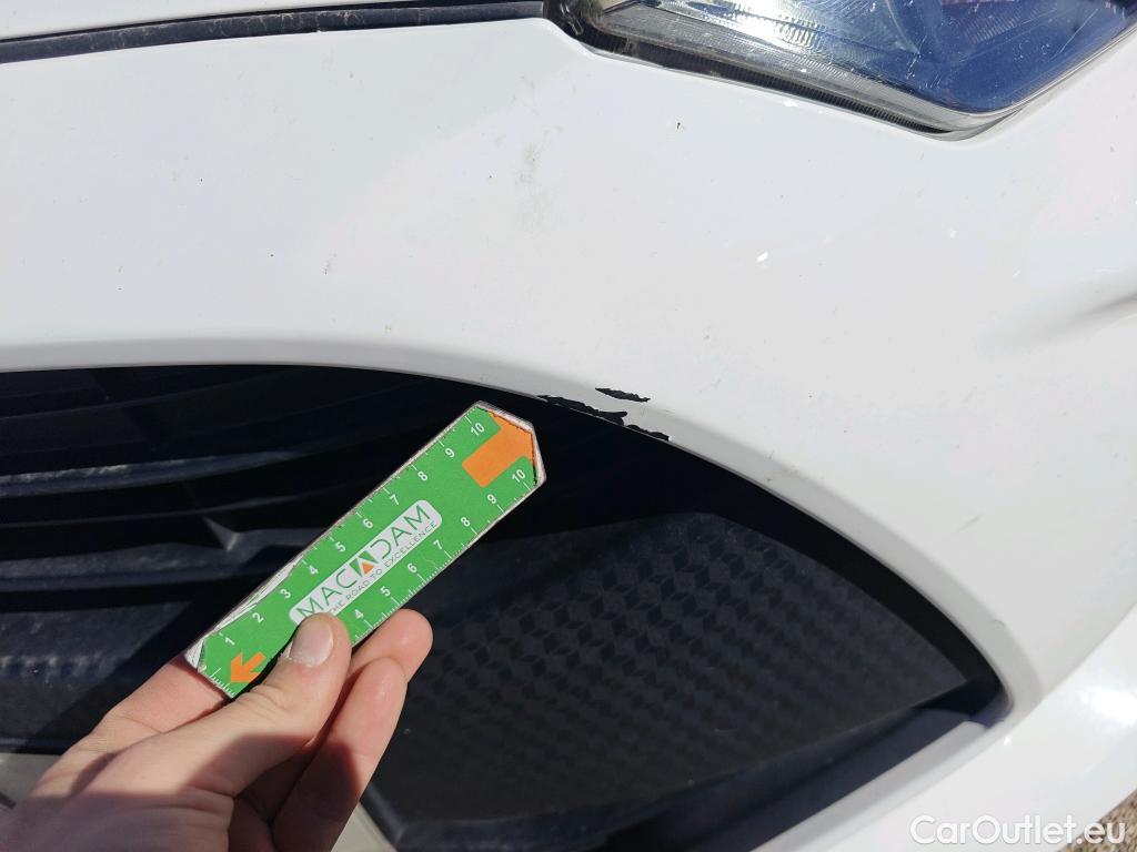  Toyota  Yaris TOYOTA  / 2020 / 5P / berlina con portón 1.5 120H Active Tech #58