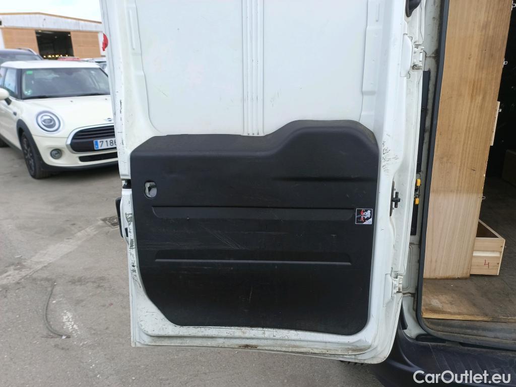  Fiat  Doblo FIAT Doblò Cargo/2015/3P/furgón derivado de turismo Cargo Base 1.6 Mjet 66kW (90CV) #12