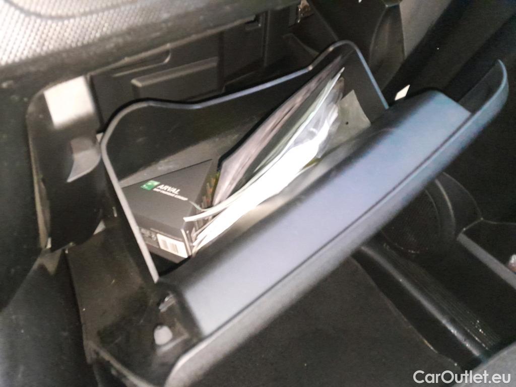  Fiat  Fiorino FIAT  / 2016 / 3P / furgón derivado de turismo Cargo Base 1.4 Natural Power 51kW (70CV)  #13