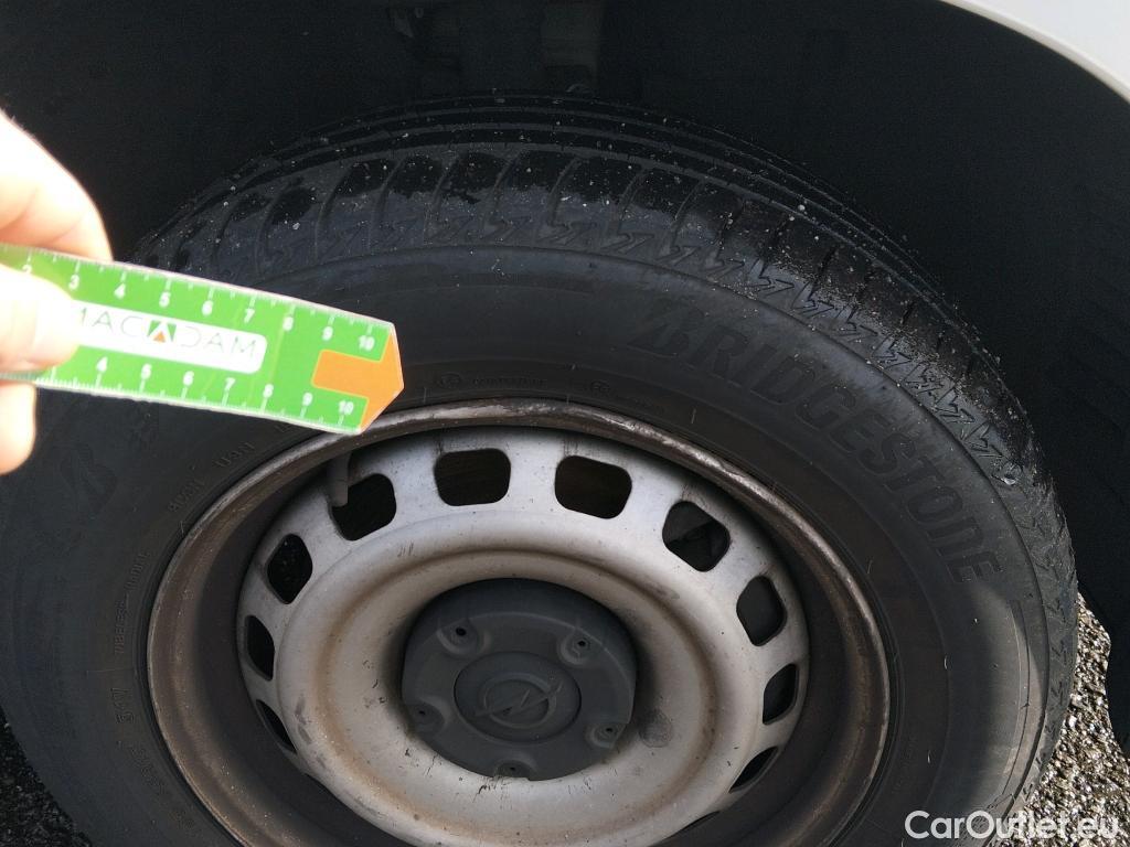  Opel  Combo OPEL  / 2018 / 3P / furgón derivado de turismo 1.5 TD 56kW (75CV) Express L H1 650kg #51