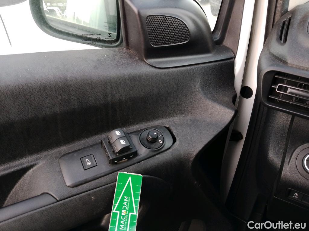  Opel  Combo OPEL  / 2018 / 3P / furgón derivado de turismo 1.6 TD S/S 74kW (100CV) Express L H1 650 #29