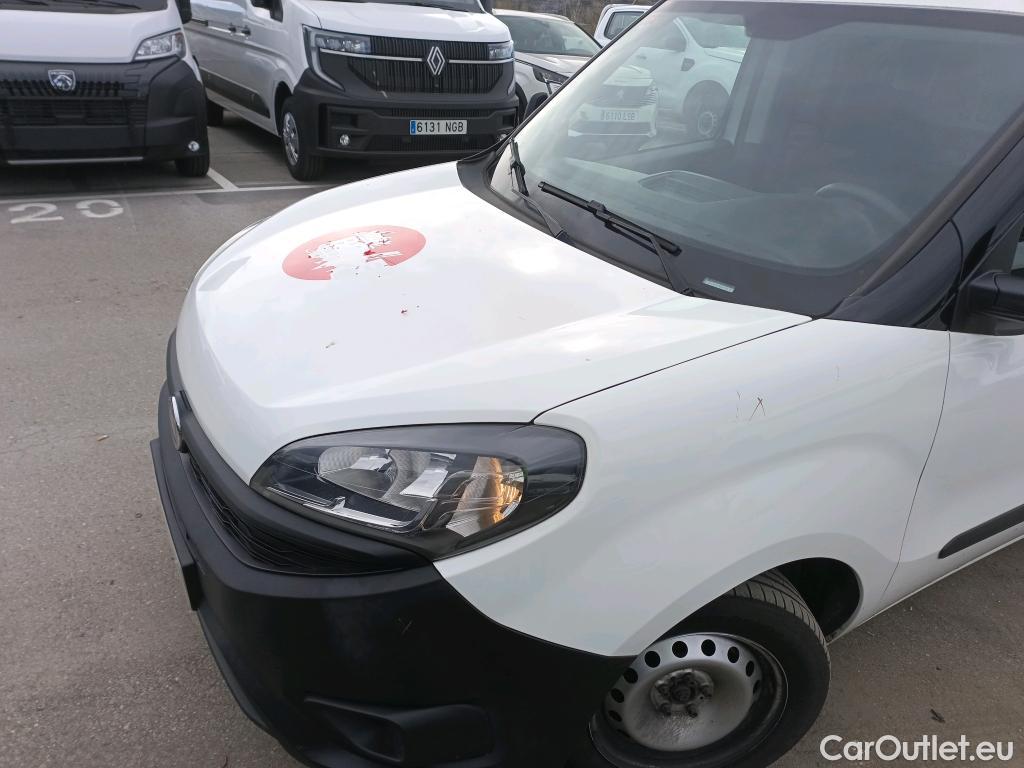  Fiat  Doblo FIAT Doblò Cargo/2015/3P/furgón derivado de turismo Cargo Base 1.6 Mjet 66kW (90CV) #29