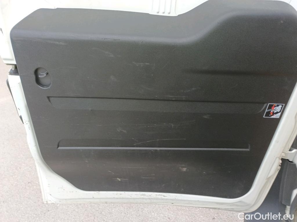  Fiat  Doblo FIAT Doblò Cargo/2015/4P/furgón derivado de turismo Cargo SX 1.3 Mjet 70 kW (95 CV) #15