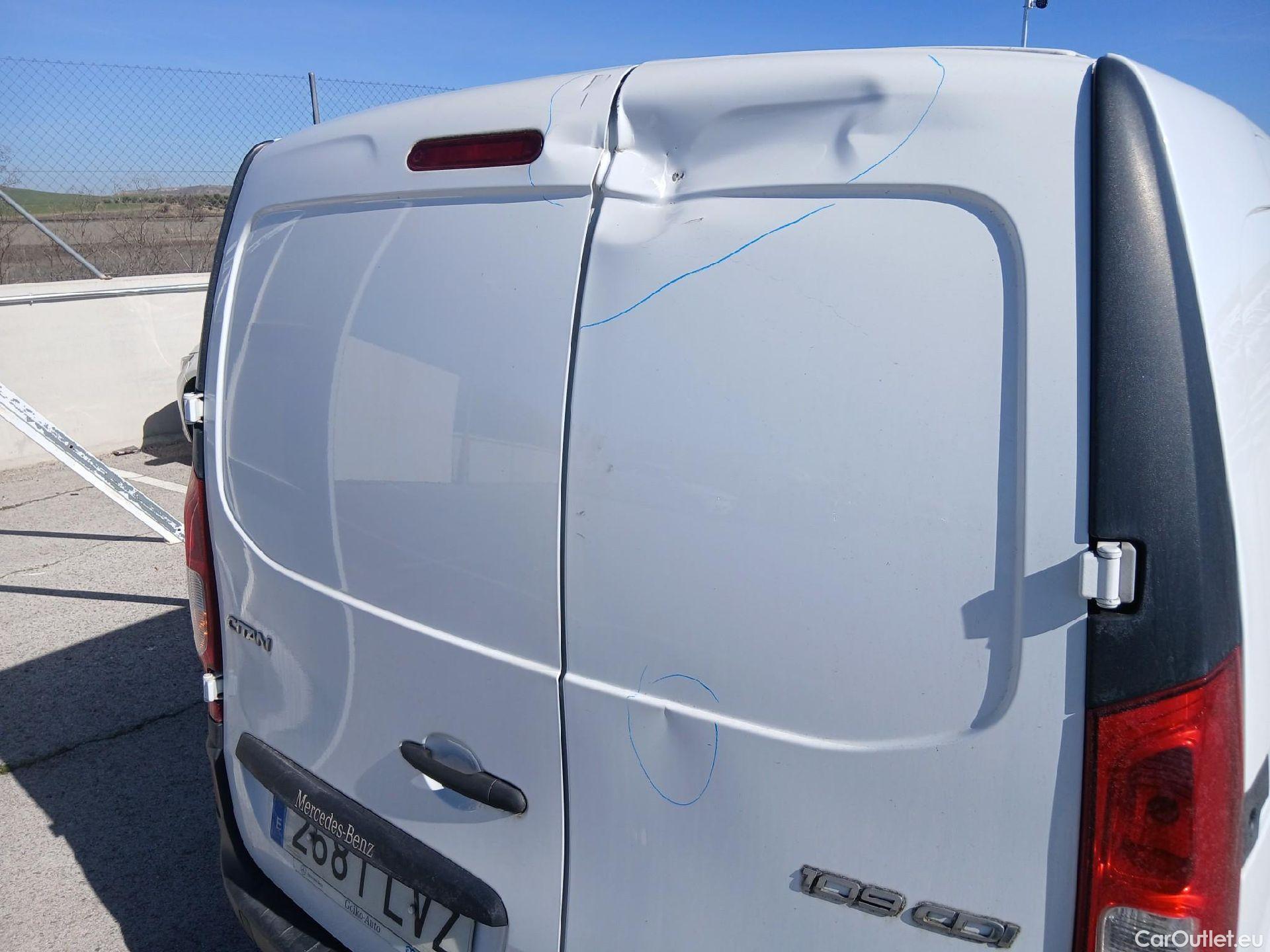  Mercedes  Citan MERCEDES-BENZ  / 2012 / 4P / furgón derivado de turismo 109 CDI Furgón Largo #23