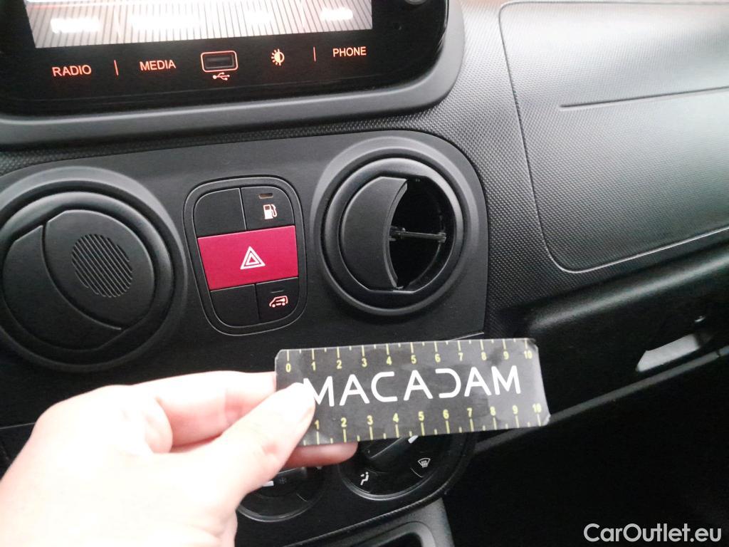  Fiat  Fiorino FIAT  / 2016 / 3P / furgón derivado de turismo Cargo Base 1.4 Natural Power 51kW (70CV)  #9