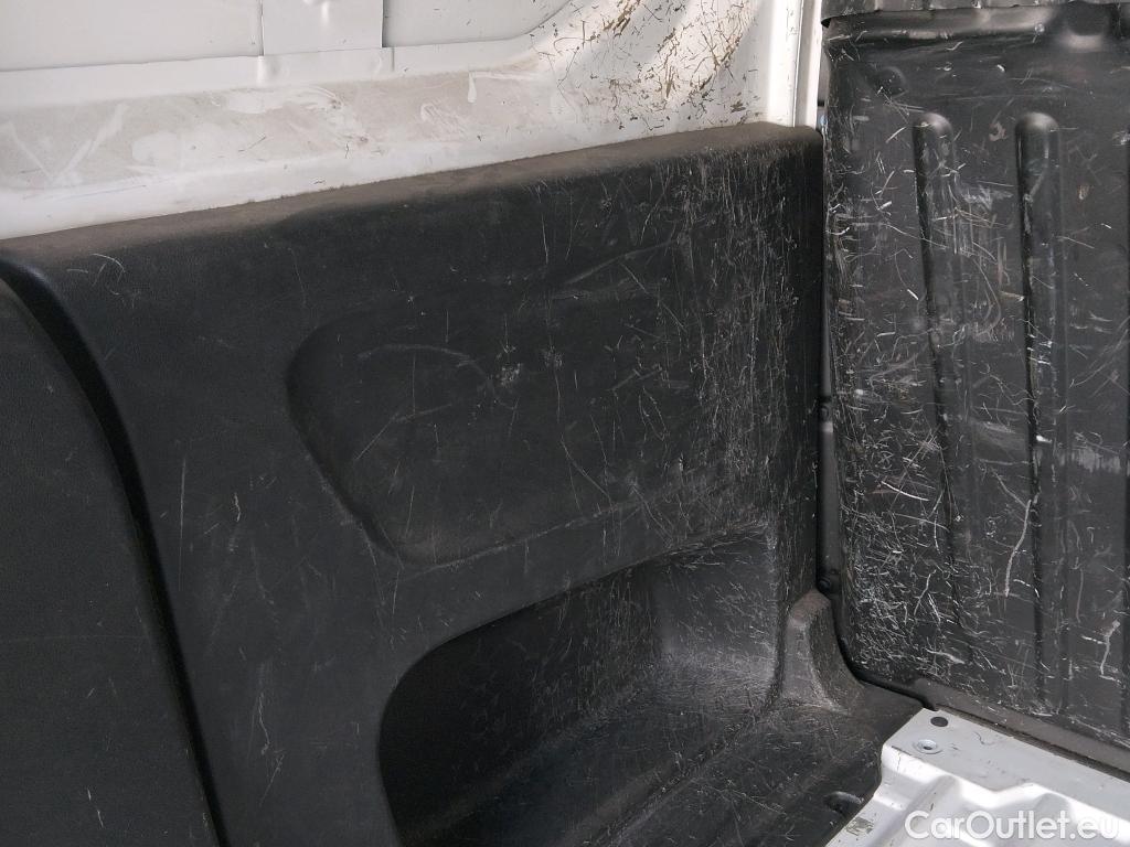  Opel  Combo OPEL  / 2018 / 3P / furgón derivado de turismo 1.5 TD 56kW (75CV) Express L H1 650kg #31