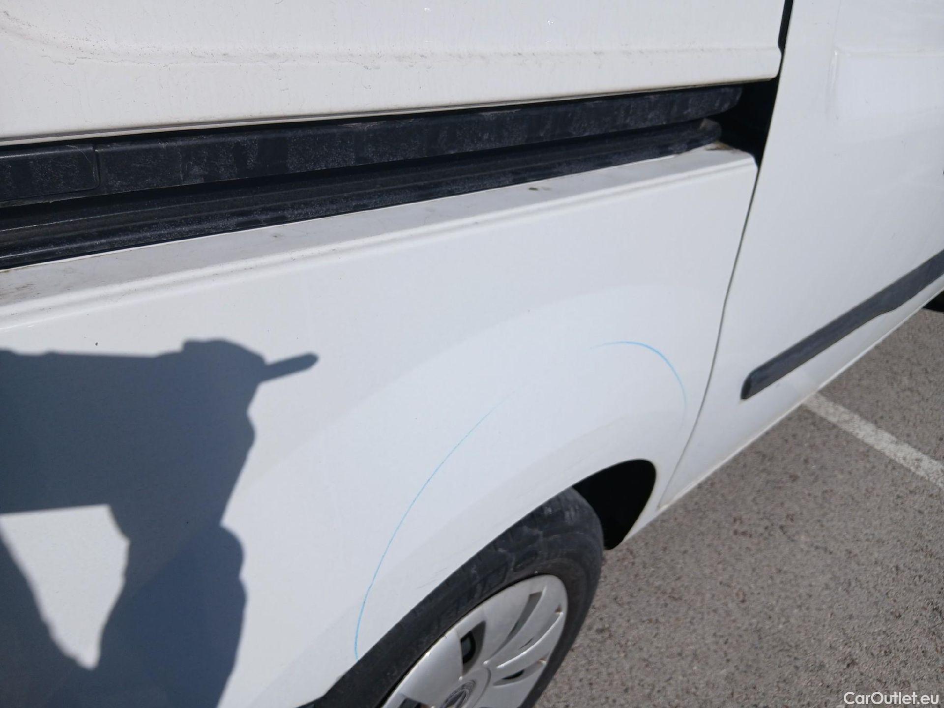  Mercedes  Citan MERCEDES-BENZ  / 2012 / 4P / furgón derivado de turismo 109 CDI Furgón Largo #25