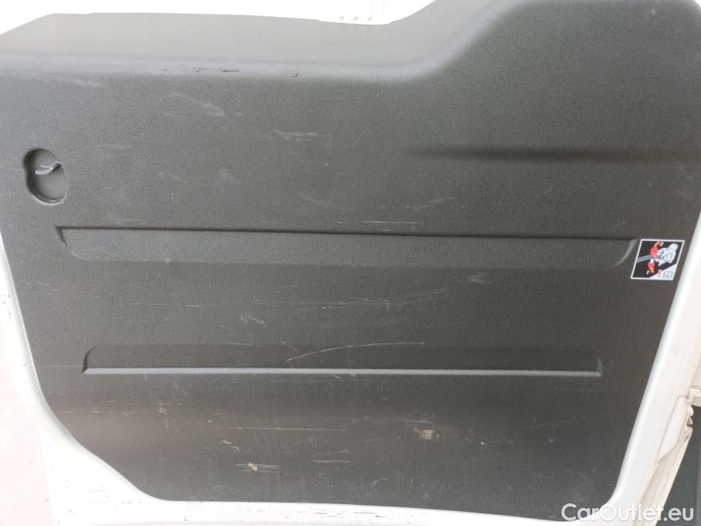  Fiat  Doblo FIAT Doblò Cargo/2015/4P/furgón derivado de turismo Cargo SX 1.3 Mjet 70 kW (95 CV) #16