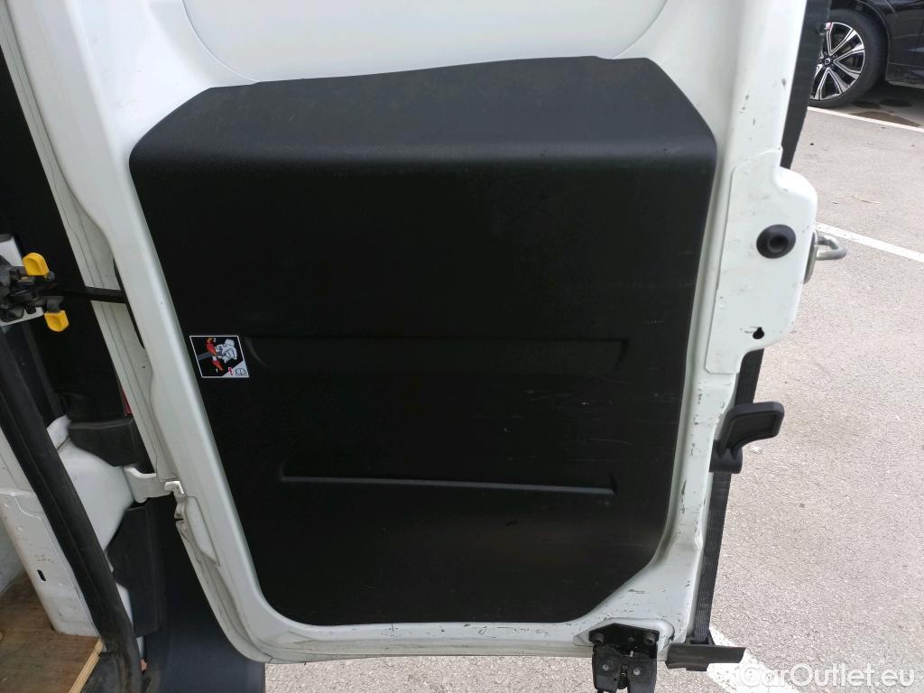  Fiat  Doblo FIAT Doblò Cargo/2015/4P/furgón derivado de turismo Cargo SX 1.3 Mjet 70 kW (95 CV) #17