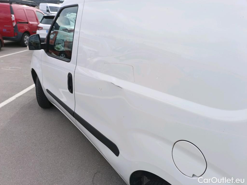  Fiat  Doblo FIAT Doblò Cargo/2015/4P/furgón derivado de turismo Cargo SX 1.3 Mjet 70 kW (95 CV) #1