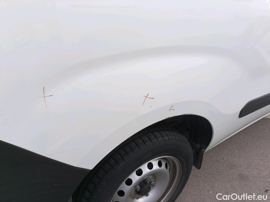  Fiat  Doblo FIAT Doblò Cargo/2015/4P/furgón derivado de turismo Cargo SX 1.3 Mjet 70 kW (95 CV) #4