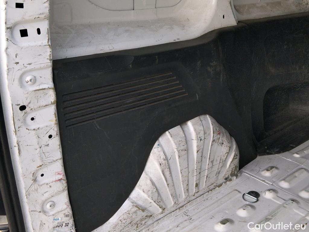  Opel  Combo OPEL  / 2018 / 3P / furgón derivado de turismo 1.5 TD 56kW (75CV) Express L H1 650kg #44