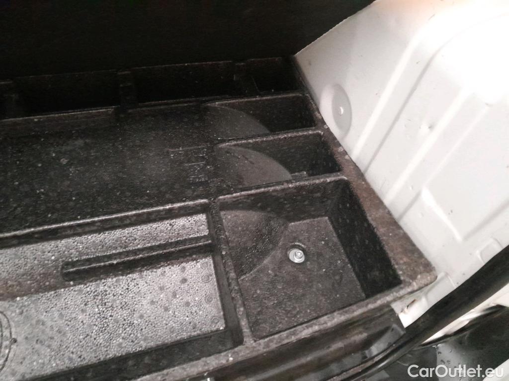  Fiat  Fiorino FIAT  / 2016 / 3P / furgón derivado de turismo Cargo Base 1.4 Natural Power 51kW (70CV)  #11