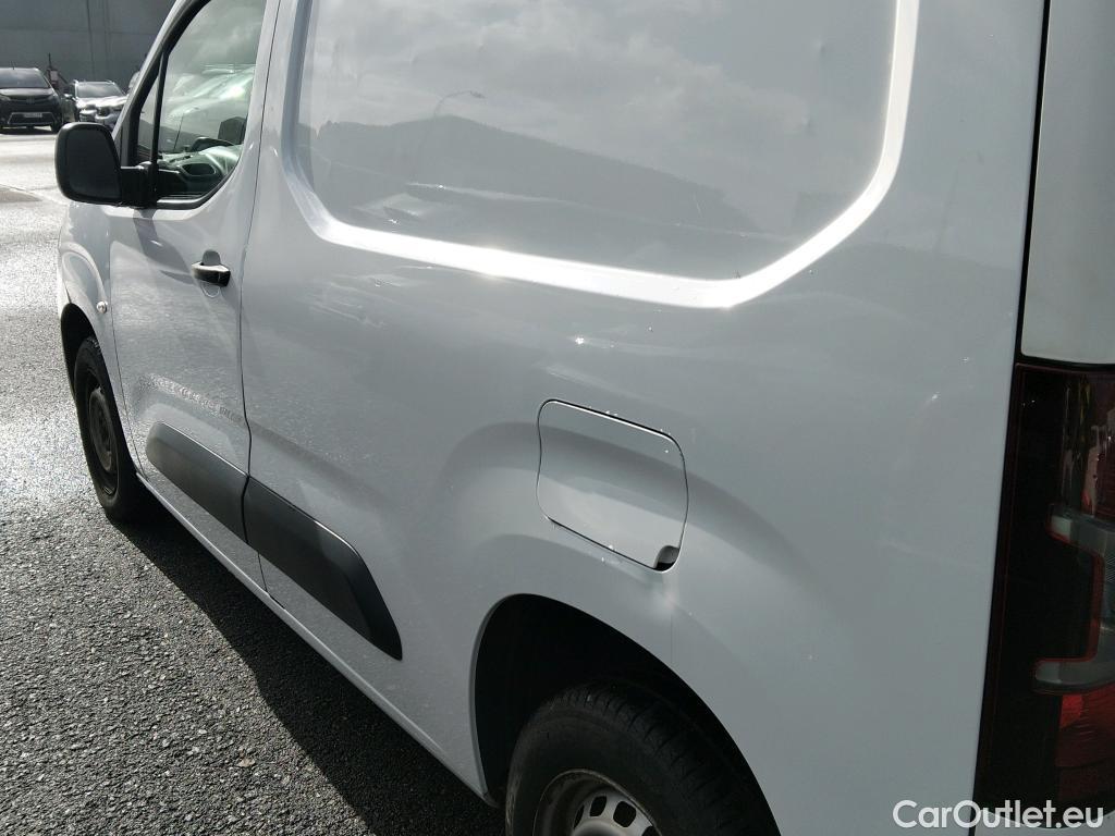  Opel  Combo OPEL  / 2018 / 3P / furgón derivado de turismo 1.5 TD 56kW (75CV) Express L H1 650kg #37