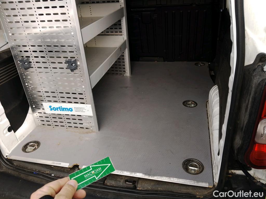  Opel  Combo OPEL  / 2018 / 3P / furgón derivado de turismo 1.6 TD S/S 74kW (100CV) Express L H1 650 #35