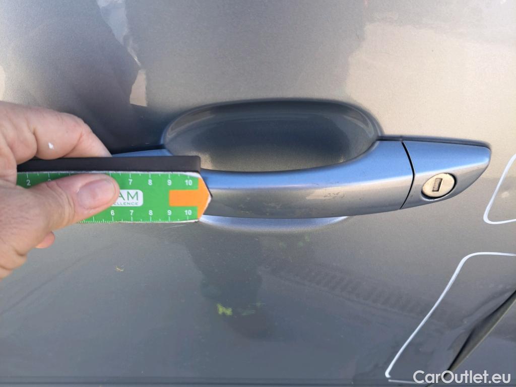  Opel  Combo OPEL  Life / 2018 / 5P / monovolumen compacto 1.5 TD 75kW (100CV) S/S Selective L (CX) #97