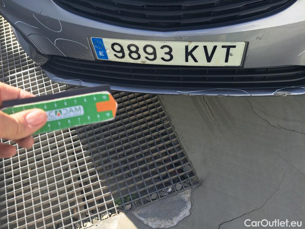  Opel  Combo OPEL  Life / 2018 / 5P / monovolumen compacto 1.5 TD 75kW (100CV) S/S Selective L (CX) #37