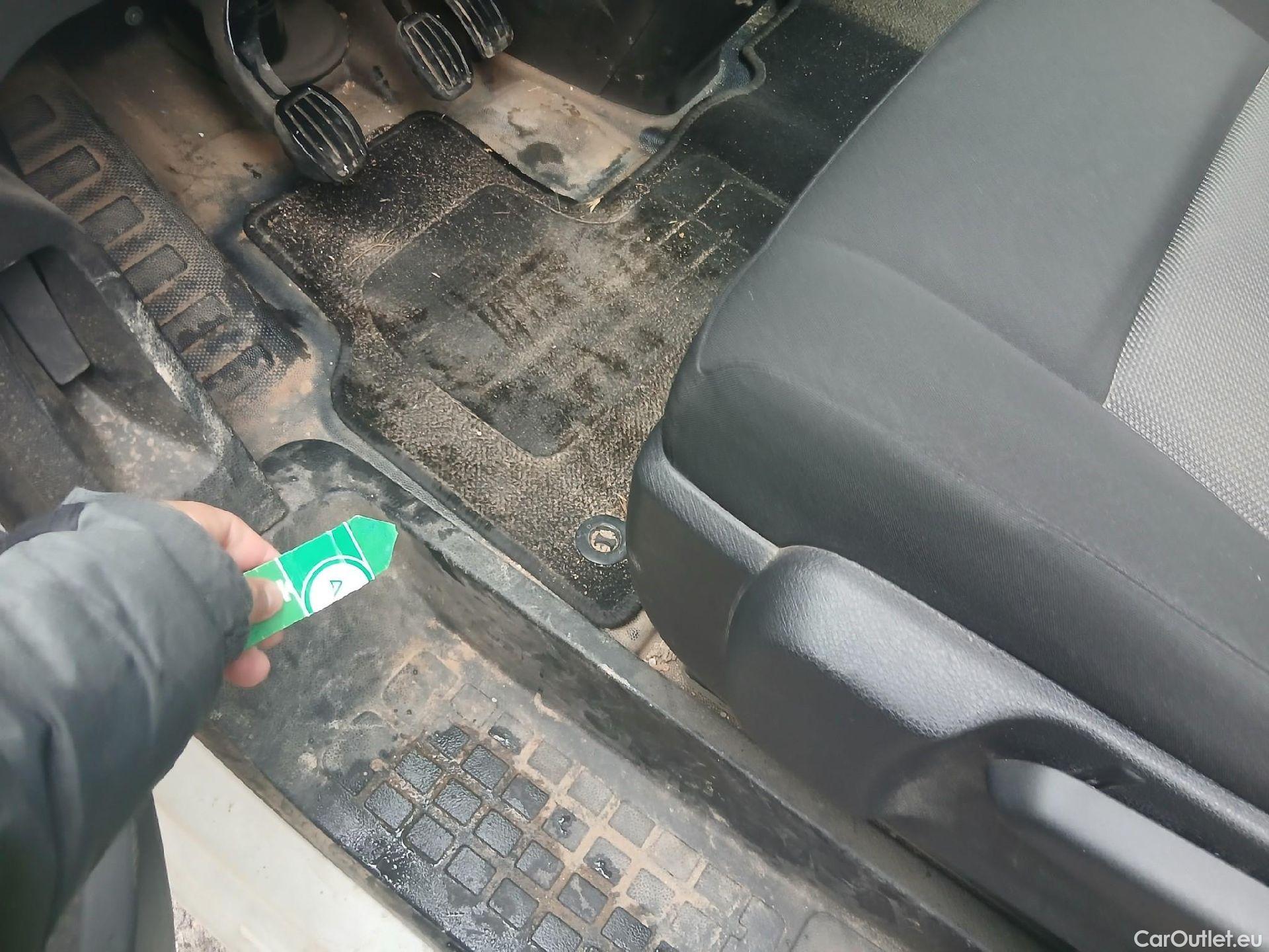  Peugeot  Expert PEUGEOT  / 2016 / 4P / furgón Furgón Premium 1.5 BlueHDi 120 Standard #12