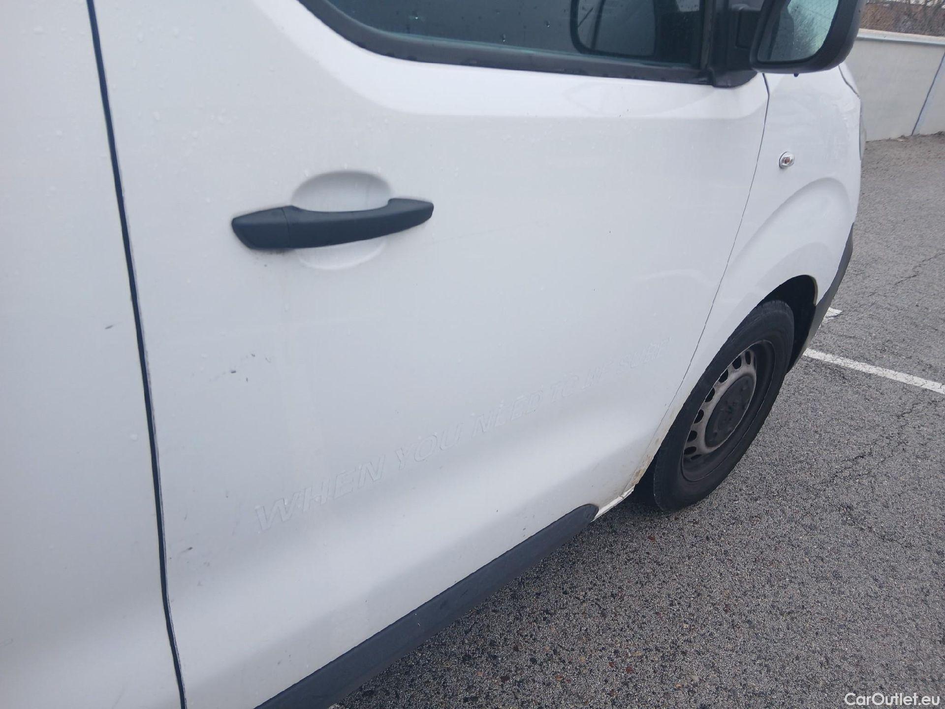  Peugeot  Expert PEUGEOT  / 2016 / 4P / furgón Furgón Premium 1.5 BlueHDi 120 Standard #29