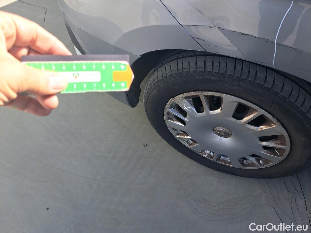  Opel  Combo OPEL  Life / 2018 / 5P / monovolumen compacto 1.5 TD 75kW (100CV) S/S Selective L (CX) #77