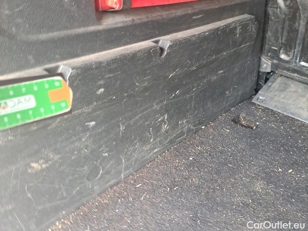  Opel  Combo OPEL  Life / 2018 / 5P / monovolumen compacto 1.5 TD 75kW (100CV) S/S Selective L (CX) #56